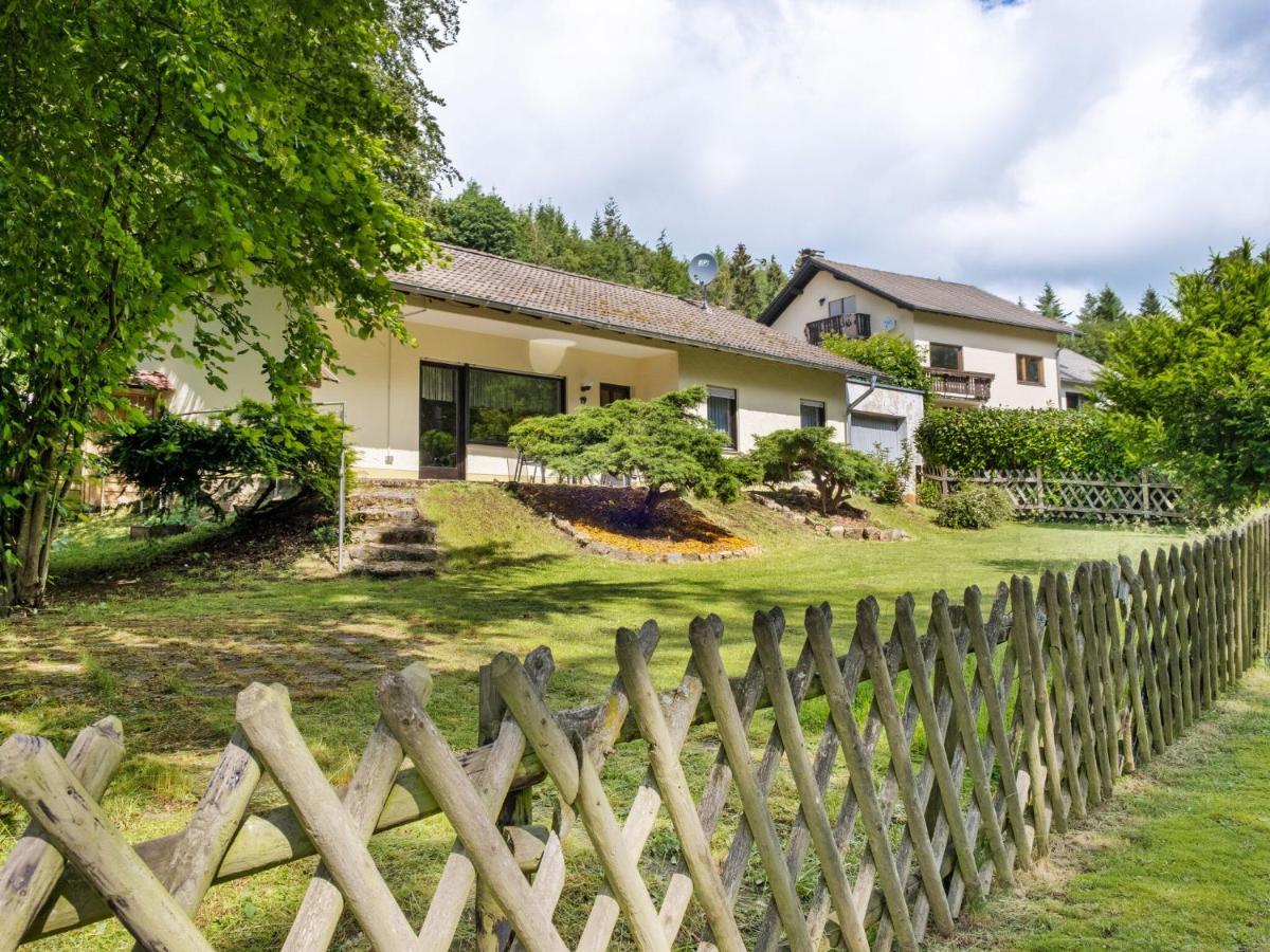 Idyllic Bungalow In Feusdorf With Forest View Bilik gambar