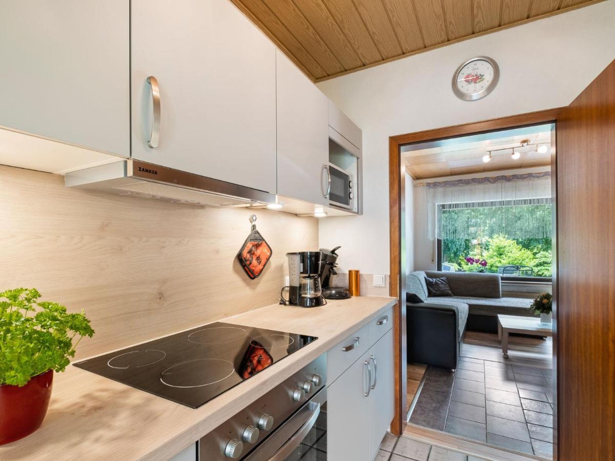 Idyllic Bungalow In Feusdorf With Forest View Bilik gambar