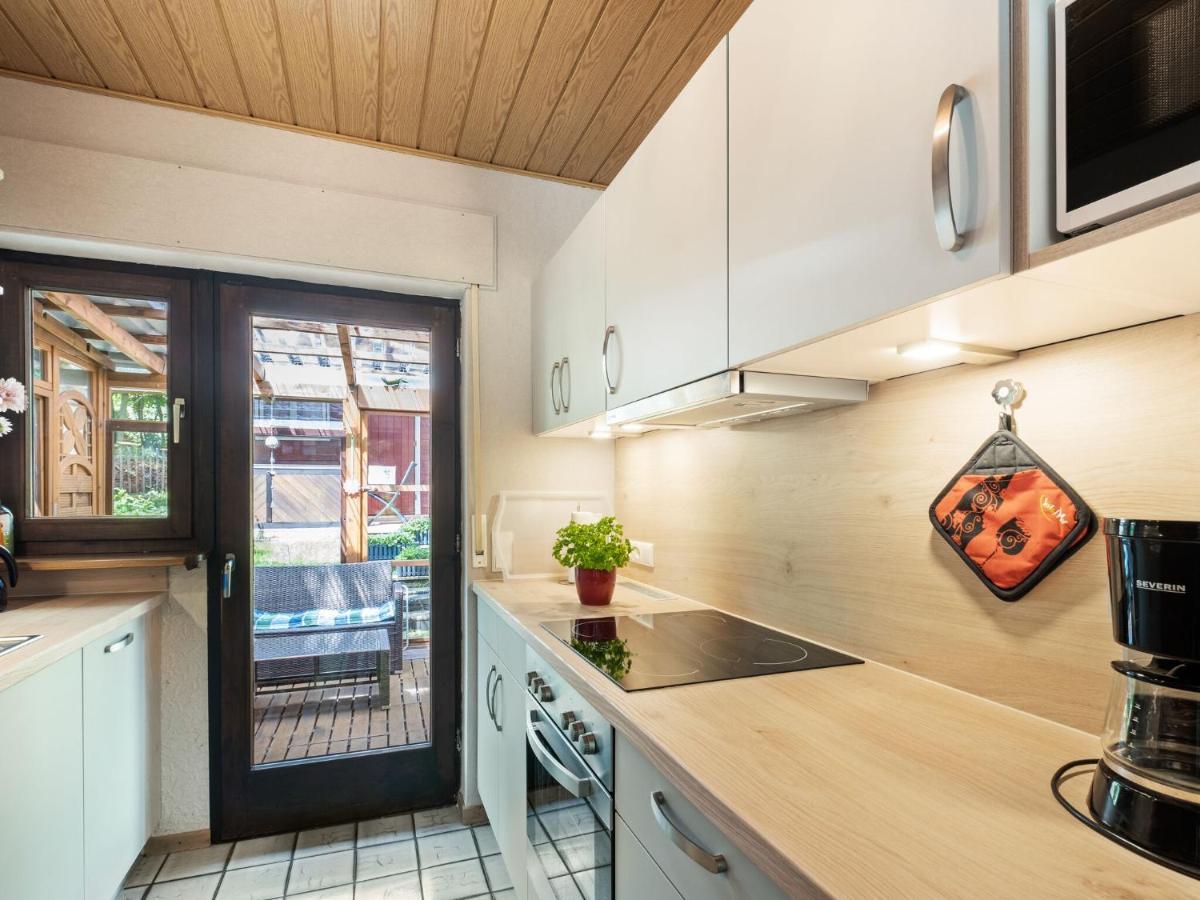 Idyllic Bungalow In Feusdorf With Forest View Bilik gambar