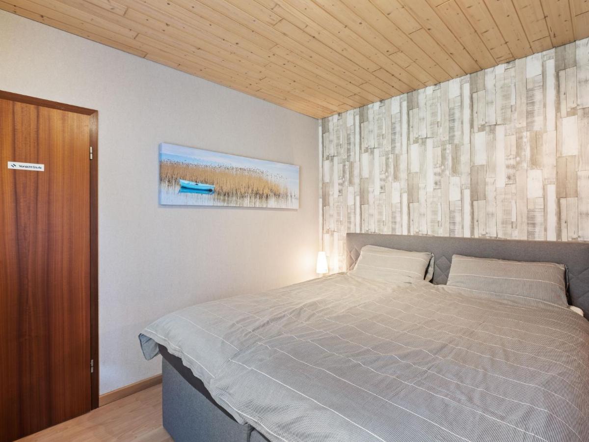 Idyllic Bungalow In Feusdorf With Forest View Bilik gambar