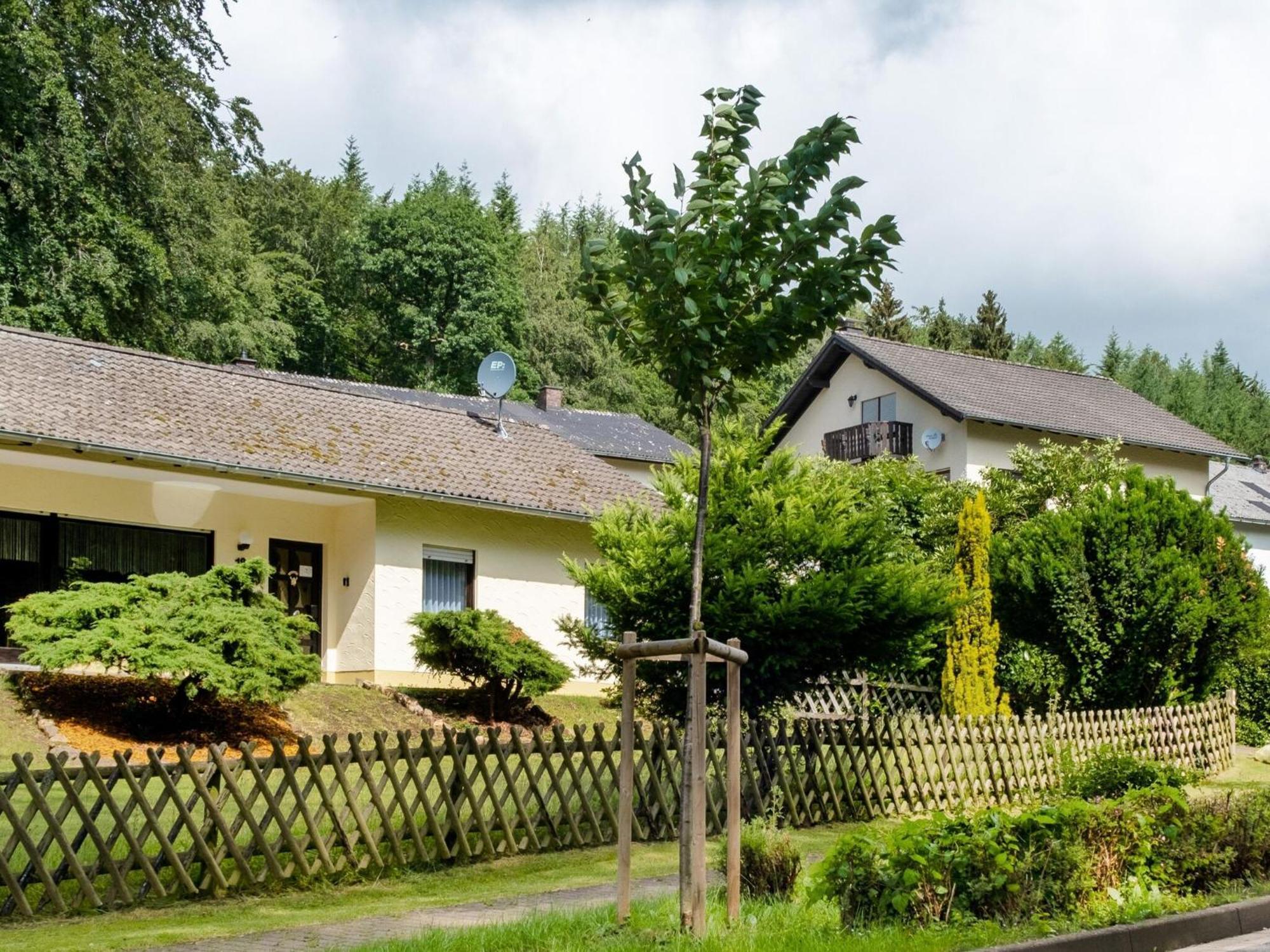 Idyllic Bungalow In Feusdorf With Forest View Luaran gambar